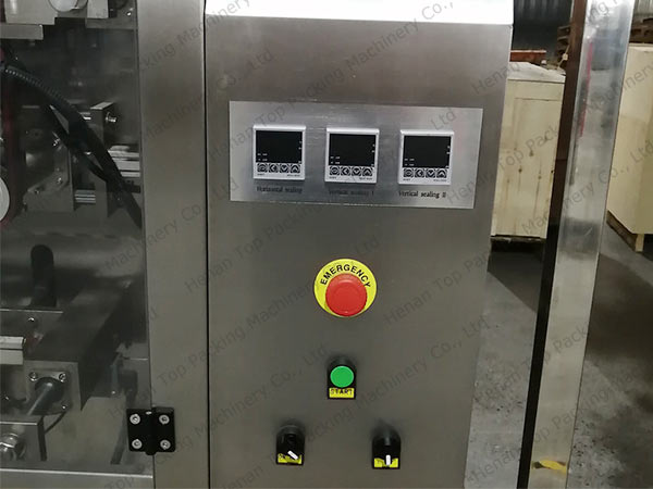 Control cutton of lapel packing machine