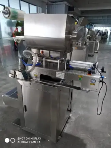 Automatic sauce packing machine