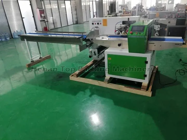 Sri Lanka tarafından Ekmek İçin Başarılı Bir SL-600 Akış Sarma Paketleme Makinesi