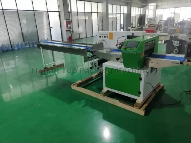 Horizontal packing machine for bread
