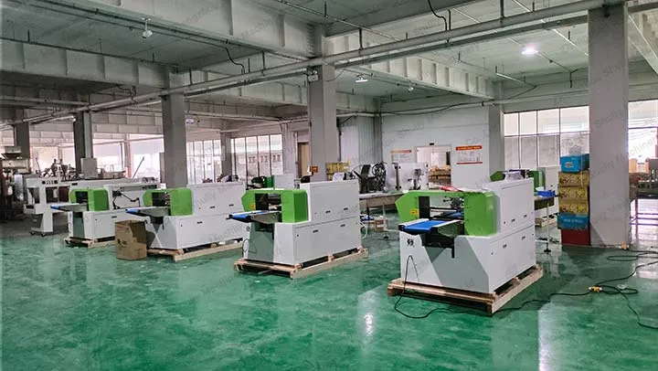 Teslimat için 5 takım yastık paketleme makinesi
