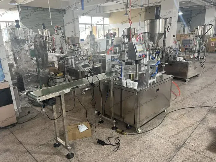 صادرات دستگاه پرکن و درب‌گذاری چرخشی به اسلوونی