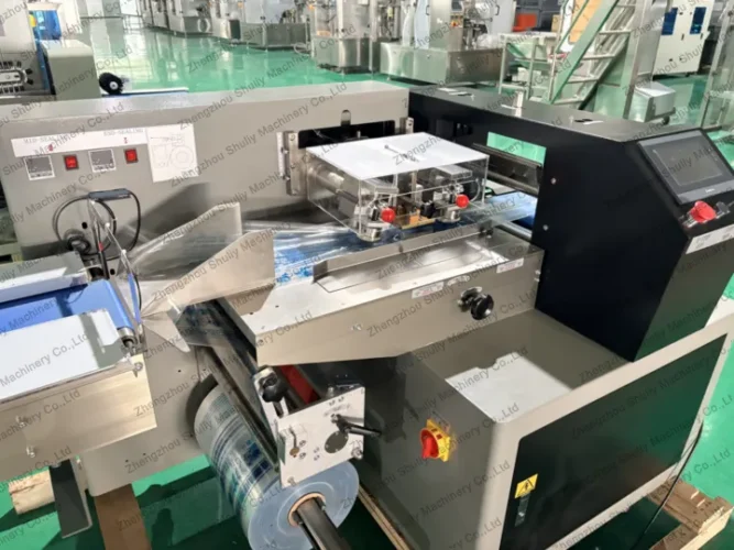 Chocolate bar wrapping machine