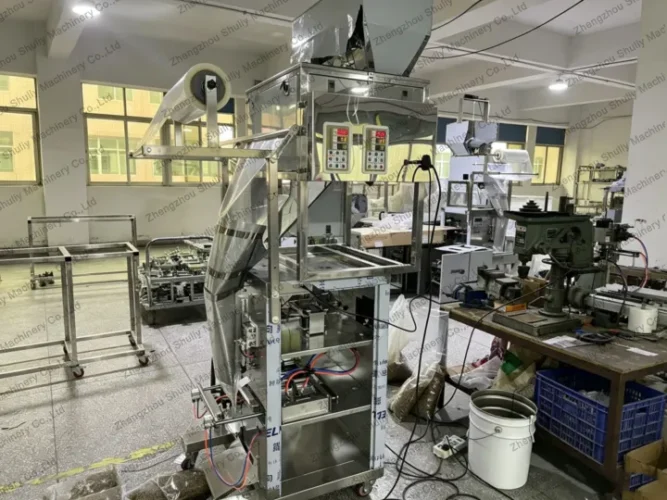 Double head packing machine for mealworms